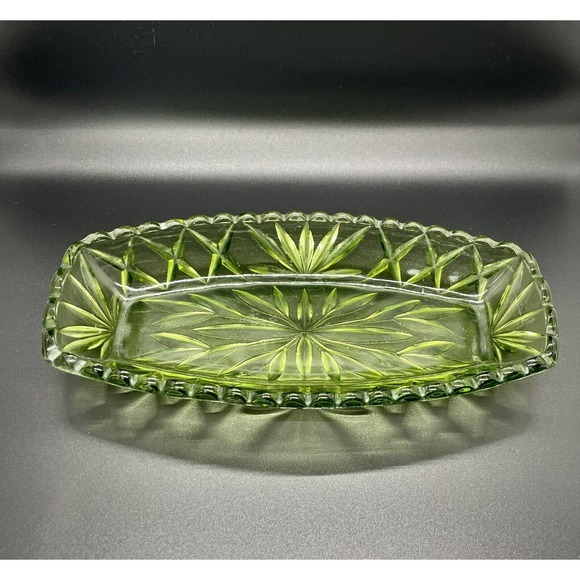 Vintage Cut Glass HAZEL ATLAS Prescut Green Celery Relish Avocado Dish 1960s - Picture 1 of 7